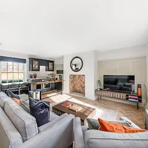  Apartment Aldwark Attic Is 4 Min To The Shambles With Free Wifi